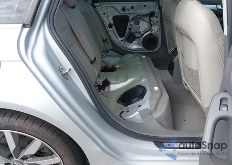 2012 Audi A4 2.0T Premium z USA, uszkodzony, nr VIN WAUWFAFL6CA033984